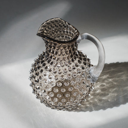 Anna von Lipa Hobnail Karaffe cashmere 2 l