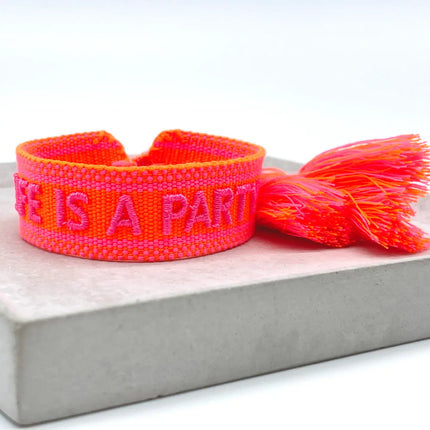 Parsley & Pepper Statement Armband Life is a party
