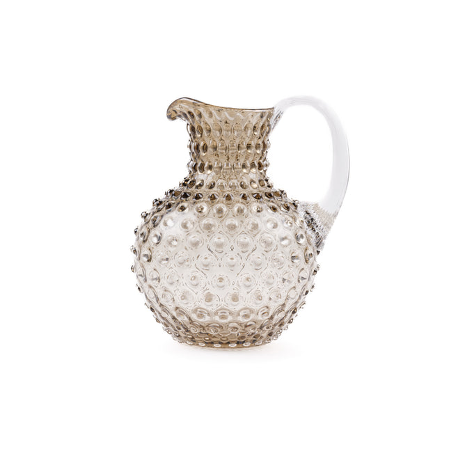 Anna von Lipa Hobnail Glaskaraffe in Cashmere Beige mit 2 Litern Fassungsvermögen
