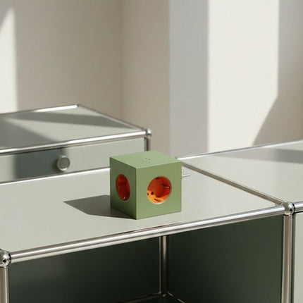 AVOLT Steckdose in Würfelform Square 2 Bauhaus-Archiv Gecko Bloom