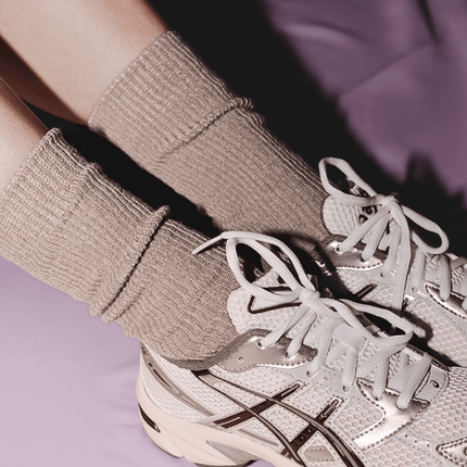 Detail der 1:1-Rippstruktur der OOLEY Cashmere Socken mit 45 % Kaschmir