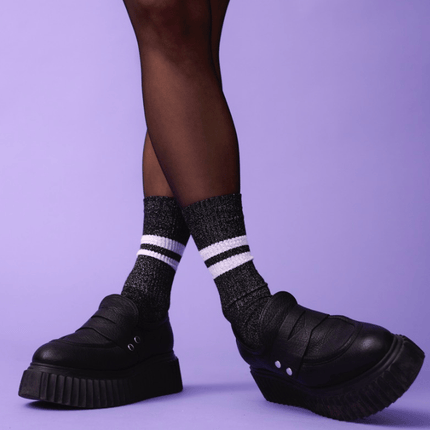 OOLEY ELECTRA LUNGO Glitzersocken in Schwarz kombiniert mit Loafern