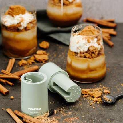 Microplane Gewürzmühle Salbei grün