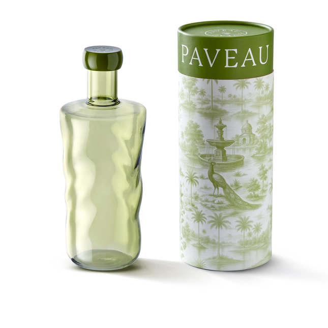 Paveau Flasche wird in eleganter Geschenkbx