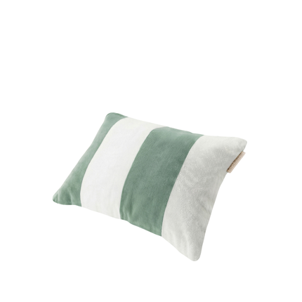 Classic Beach Pillow von Place Réservée – luxuriöses Strandkissen mit maritimem Streifendesign