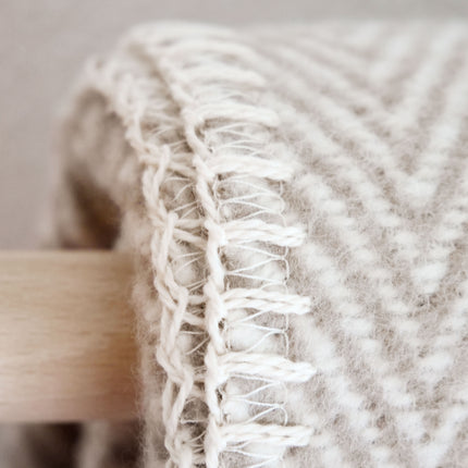 RIEMA Kuscheldecke Finn aus 100% Bio-Baumwolle taupe