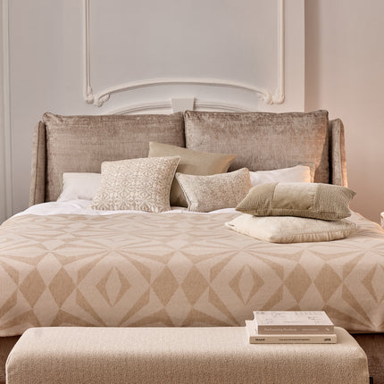 Kissen Terrace by Lori Weitzner 50 x 30 cm beige - Rohleder The New Chateau