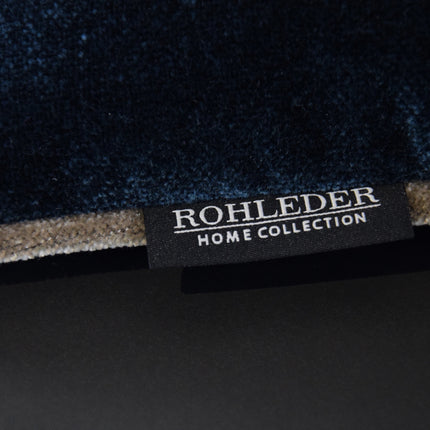 Detailansicht der samtweichen Veloursoberfläche vom Rohleder Cloud Kissen