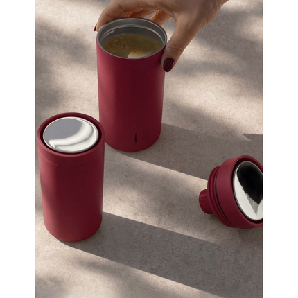 To Go Becher von Stelton in rot