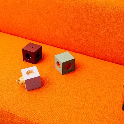 AVOLT Steckdose in Würfelform Square 2 Bauhaus-Archiv Gecko Bloom