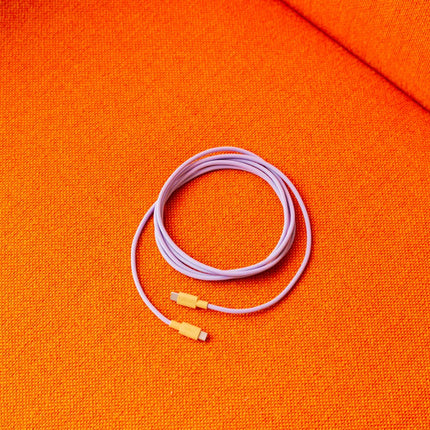 AVOLT Kabel USB-C zu USB-C Cable 1 Bauhaus-Archiv Lavender Glow