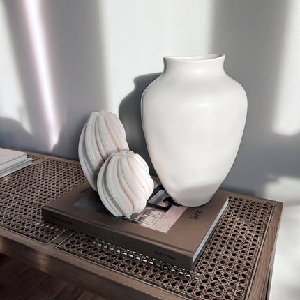 Skulptur Kerze Florence Large – Rapswachs, H 19 cm