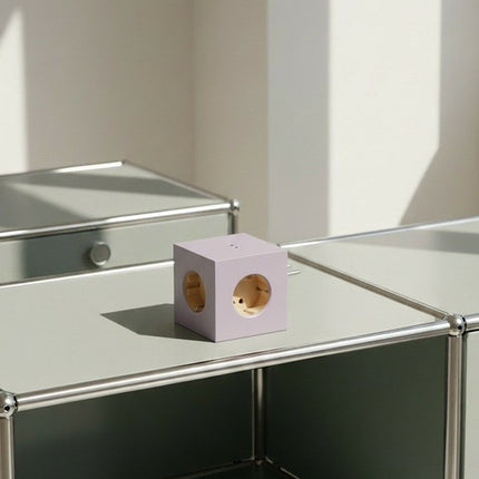 AVOLT Steckdose in Würfelform Square 2 Bauhaus-Archiv Lavender Glow