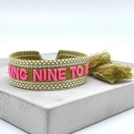 Parsley & Pepper Statement Armband Working nine to wine