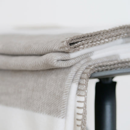 RIEMA Kuscheldecke STINE aus 100% Bio-Baumwolle grau weiß